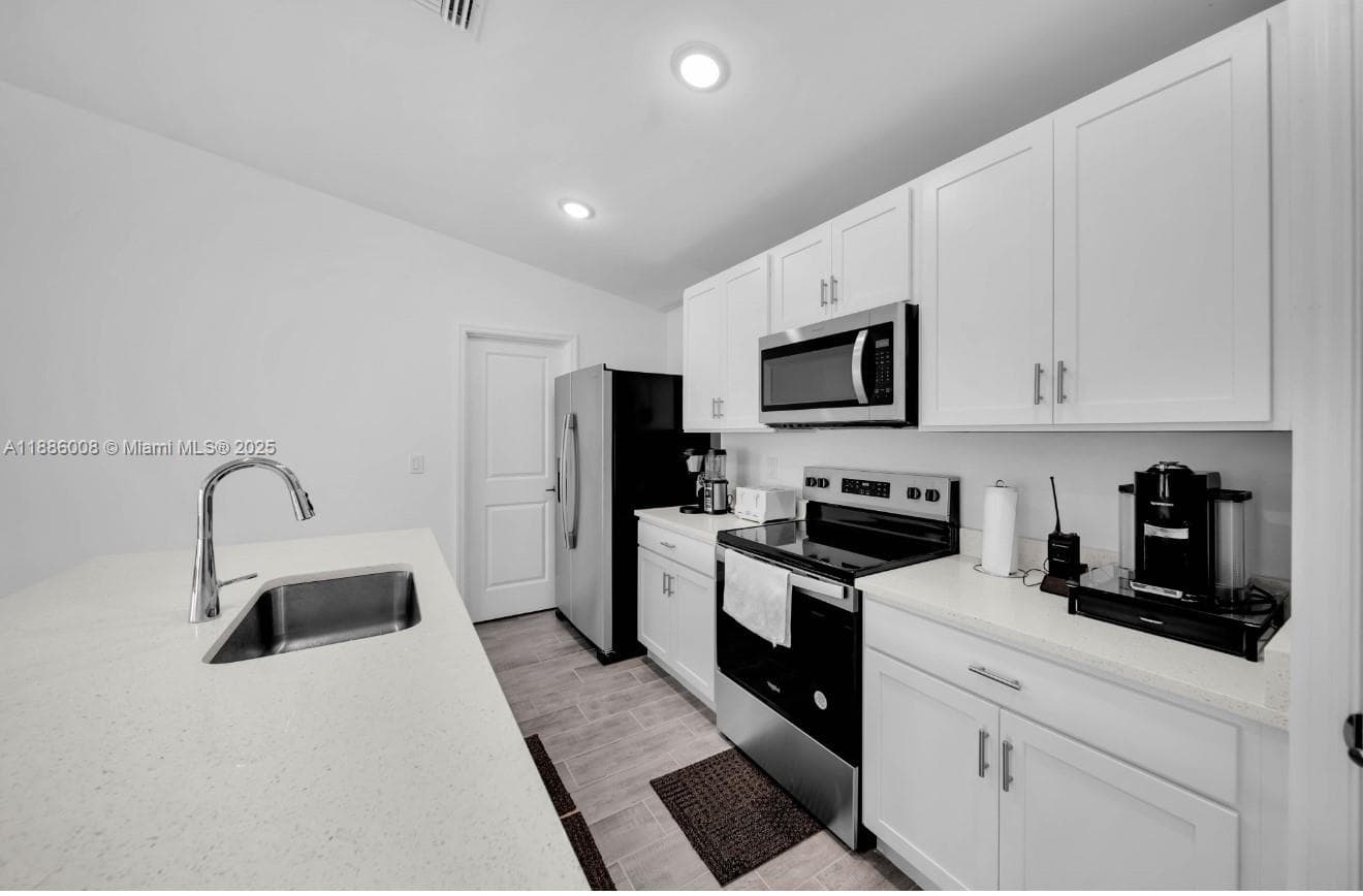 4217 NE 23rd Pl, Cape Coral, FL 33909 photo 8