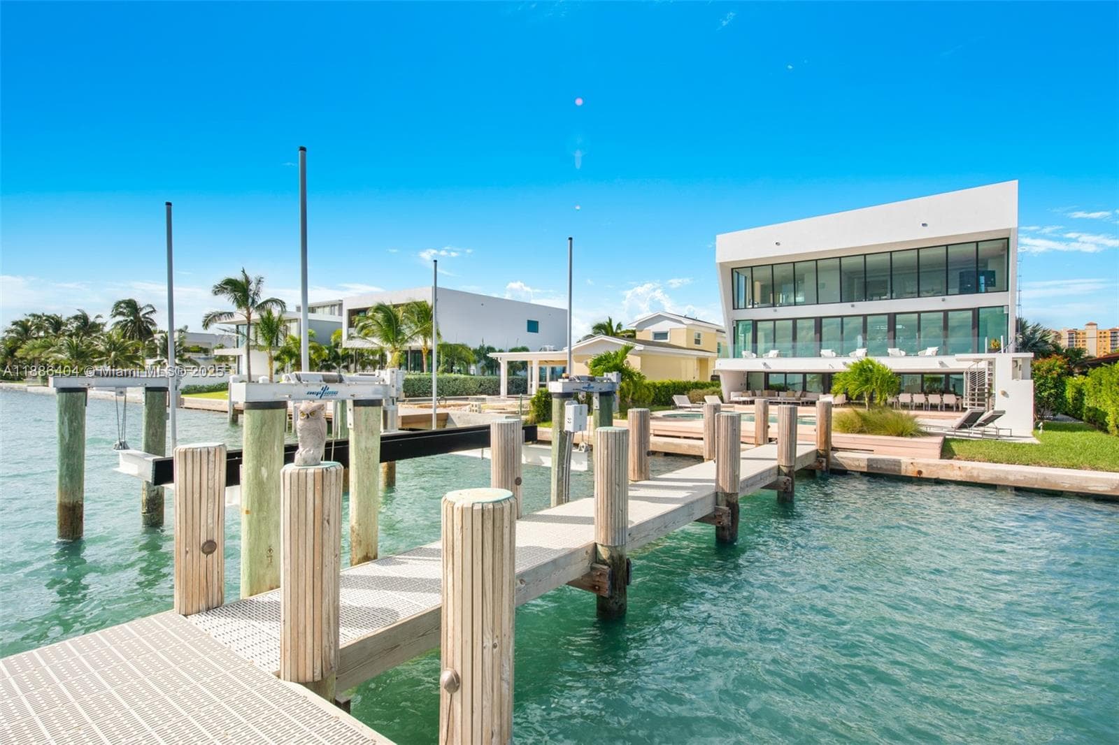 1580 S Treasure Dr, North Bay Village, FL 33141 photo 9