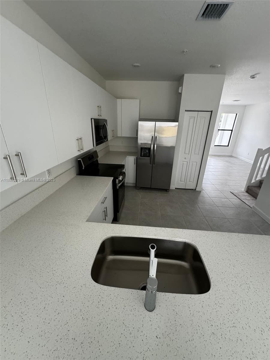 285 SW 159th Ln, Pembroke Pines, FL 33027 photo 9