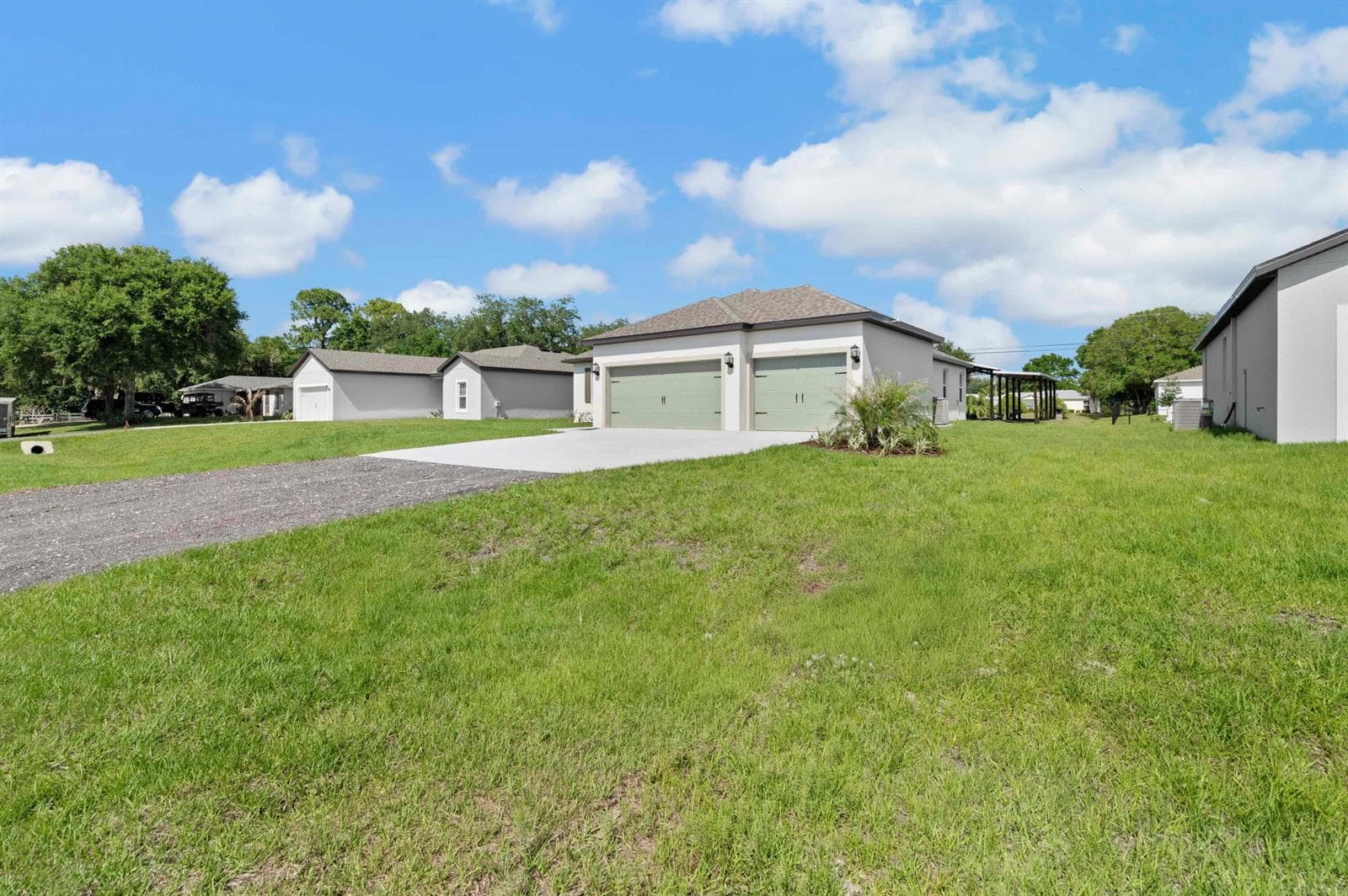 392 SW Paw Court, Port St. Lucie, FL 34953 photo 3