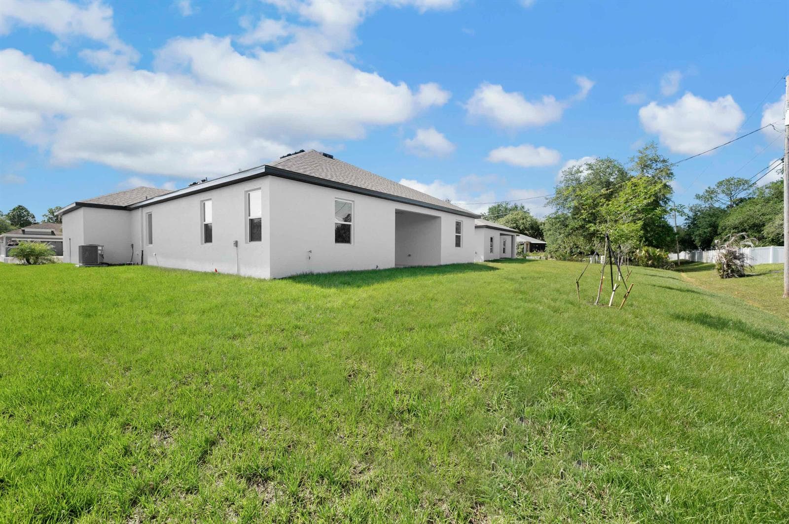 392 SW Paw Court, Port St. Lucie, FL 34953 photo 4