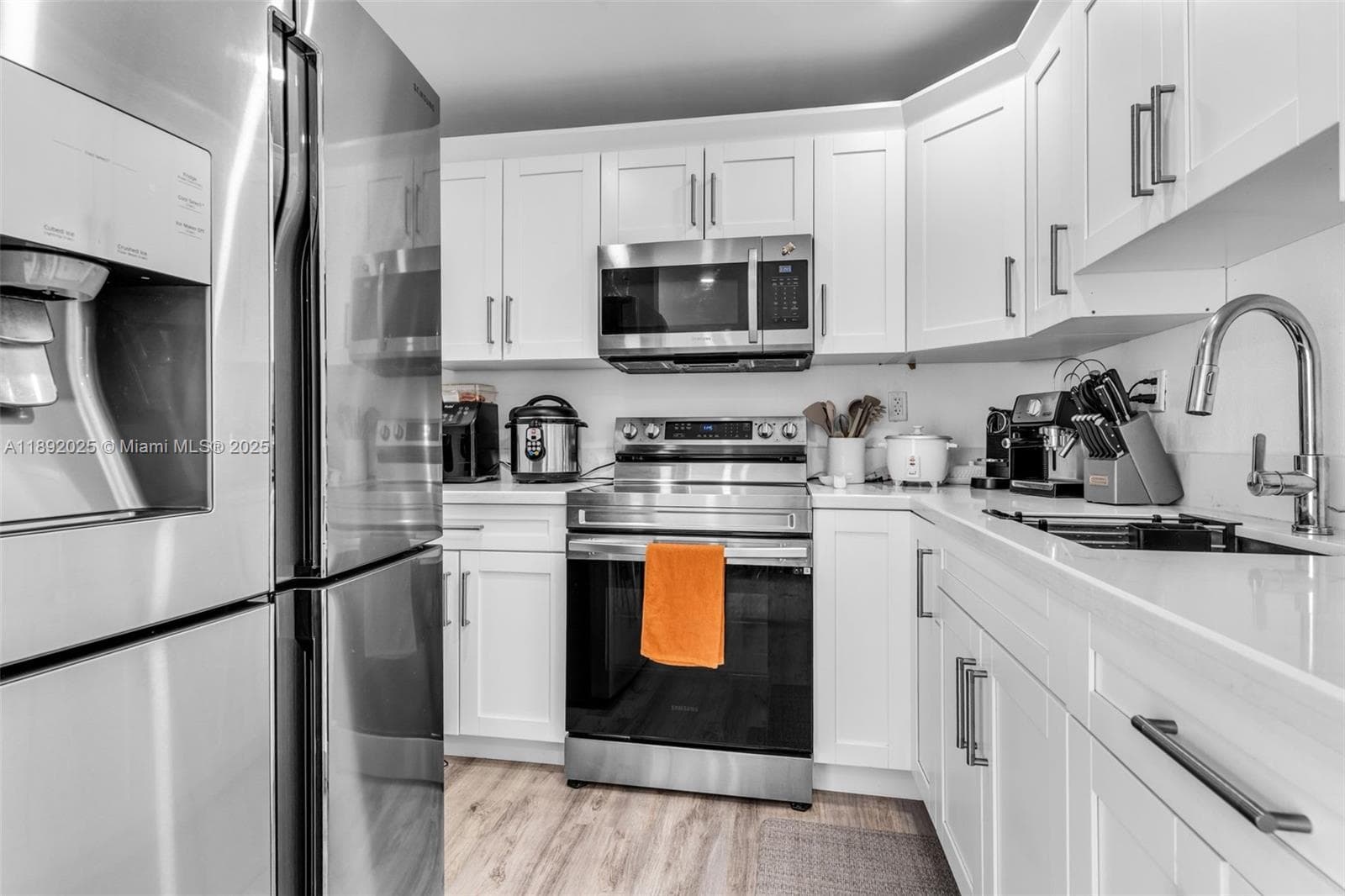 9310 Fontainebleau Blvd # 201, Miami, FL 33172 photo 8