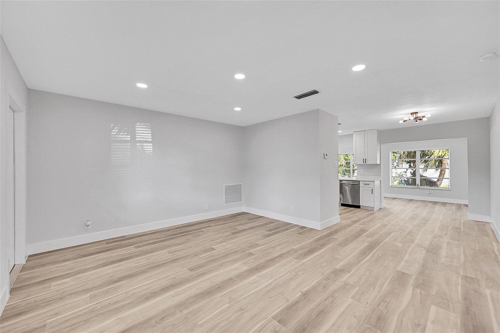 6925 NW 11th Street, Margate, FL 33063 photo 9