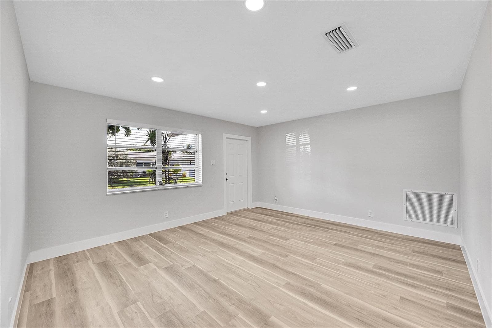 6925 NW 11th Street, Margate, FL 33063 photo 8