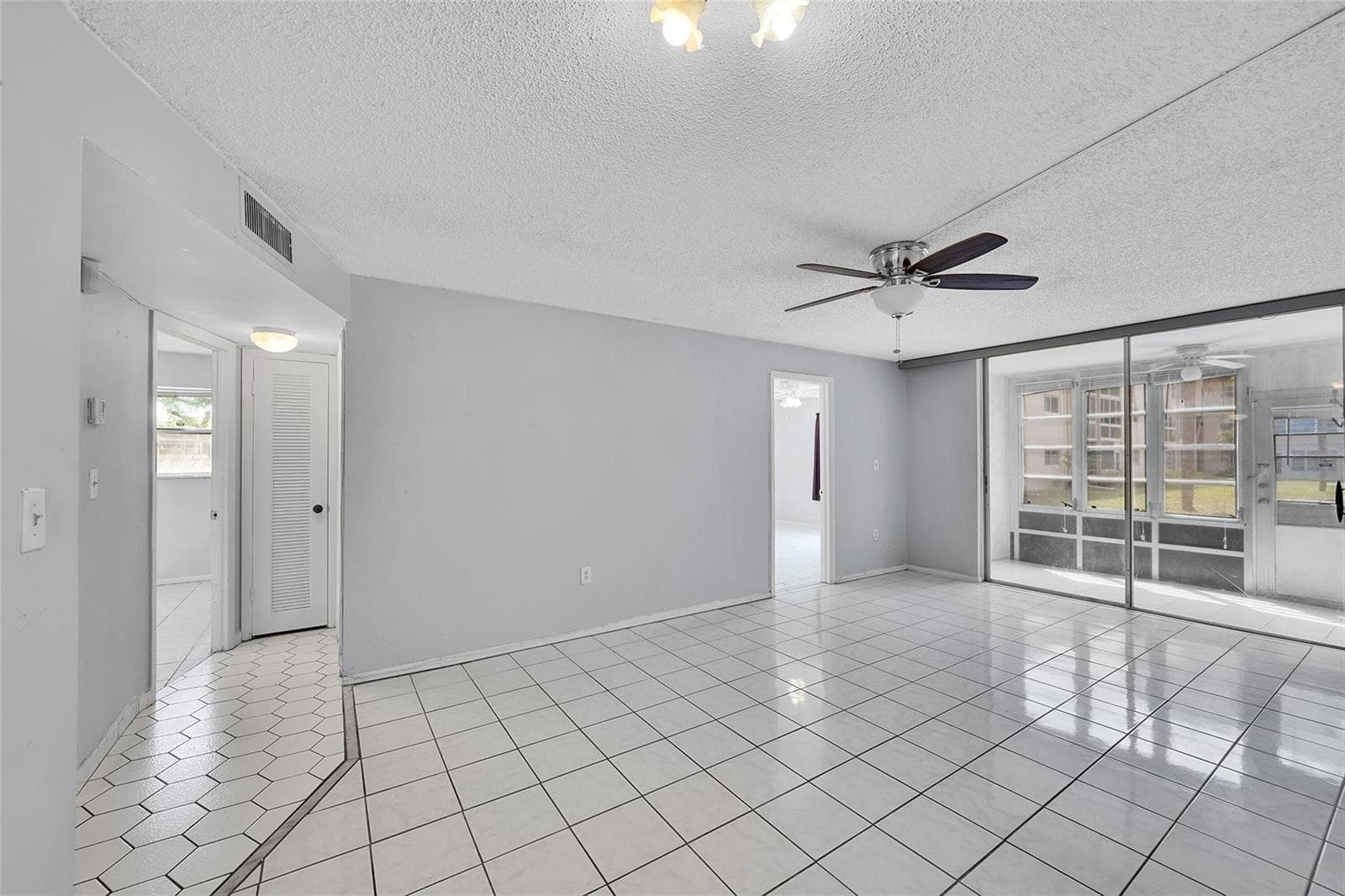 2901 Sunrise Lakes Drive # 101, Sunrise, FL 33322 photo 7