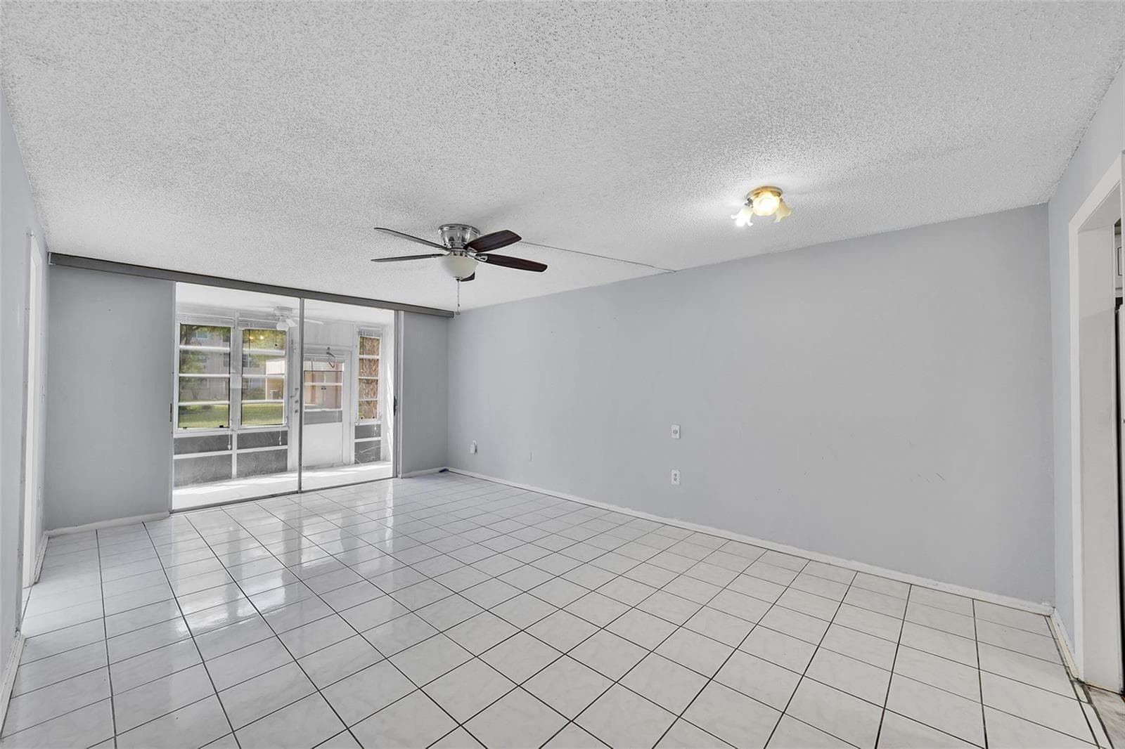 2901 Sunrise Lakes Drive # 101, Sunrise, FL 33322 photo 8