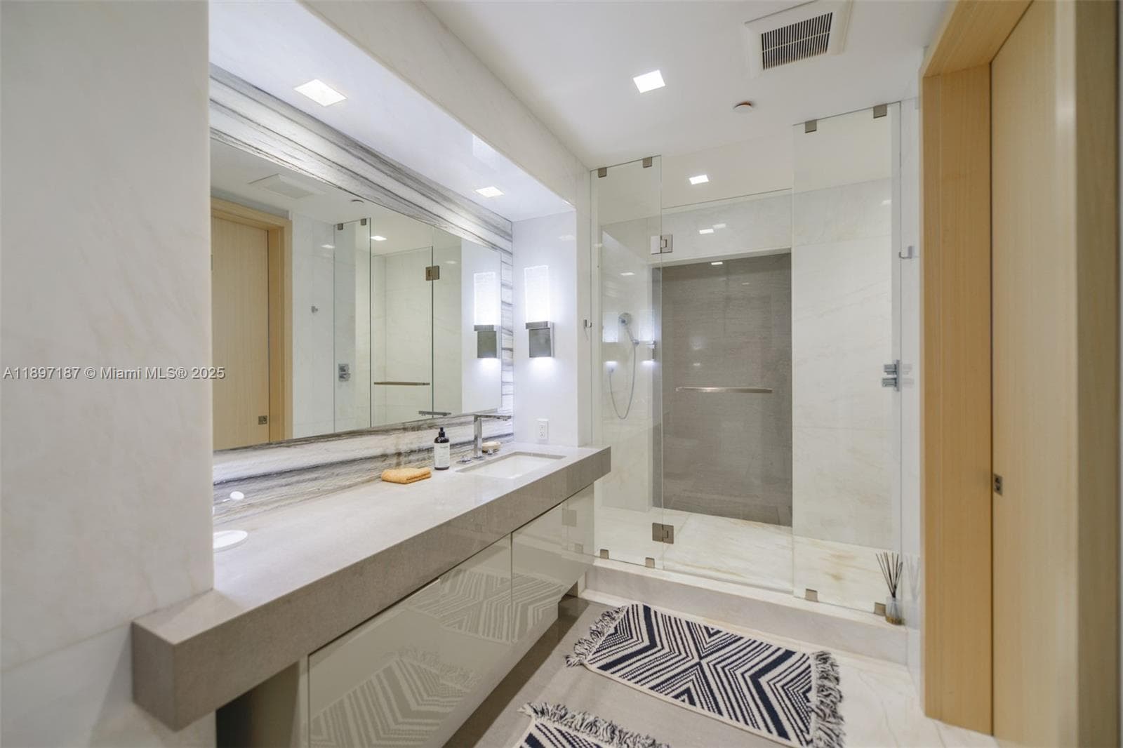 16047 Collins Ave # 3204, Sunny Isles Beach, FL 33160 photo 12