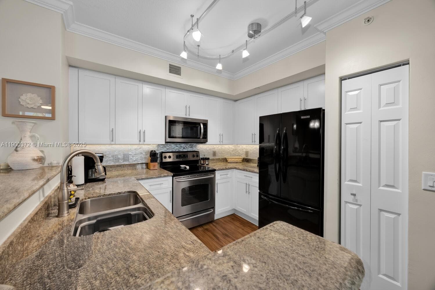 2421 NE 65th St # 211, Fort Lauderdale, FL 33308 photo 11
