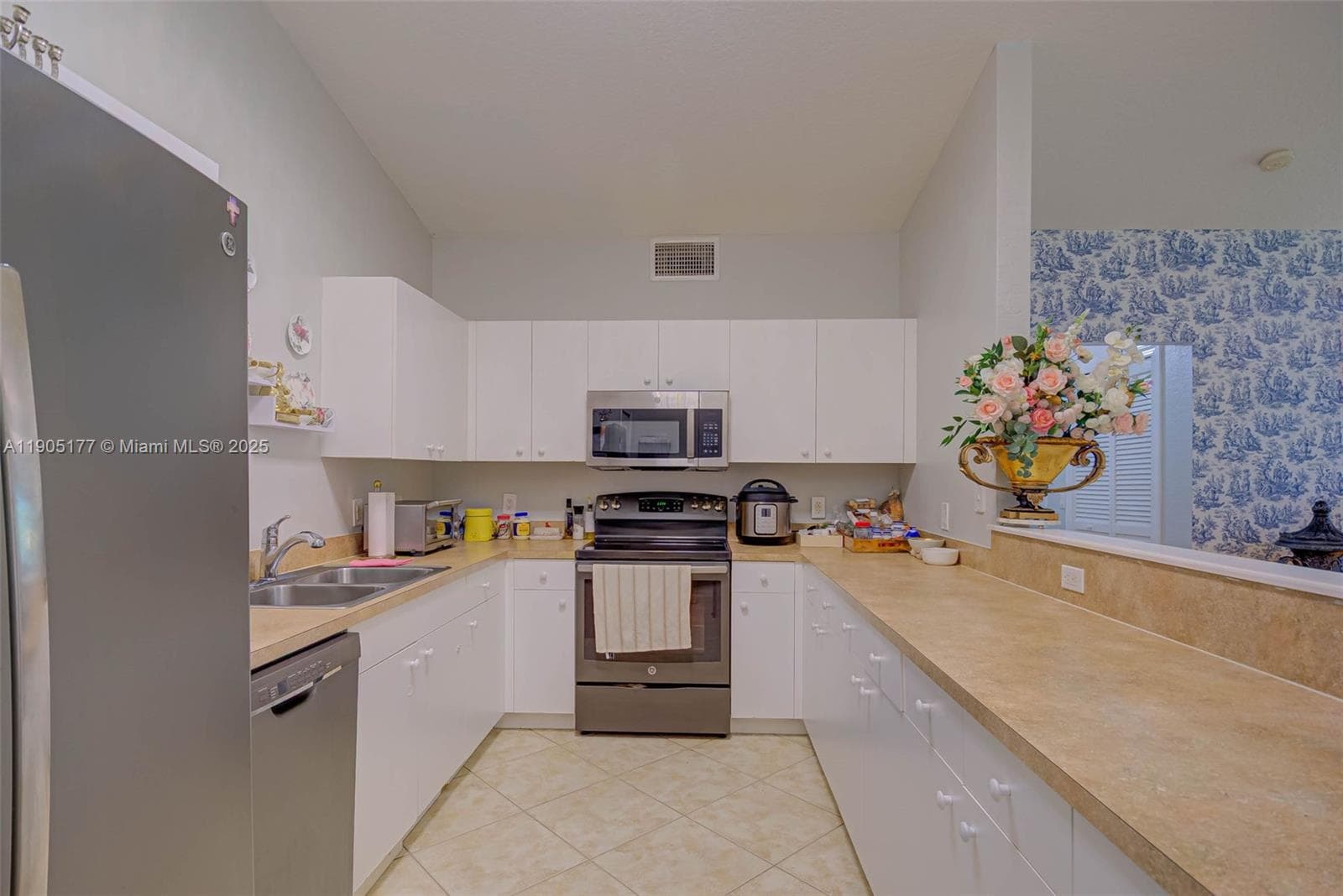 1050 Hancock Creek South Blvd # 203, Cape Coral, FL 33909 photo 8