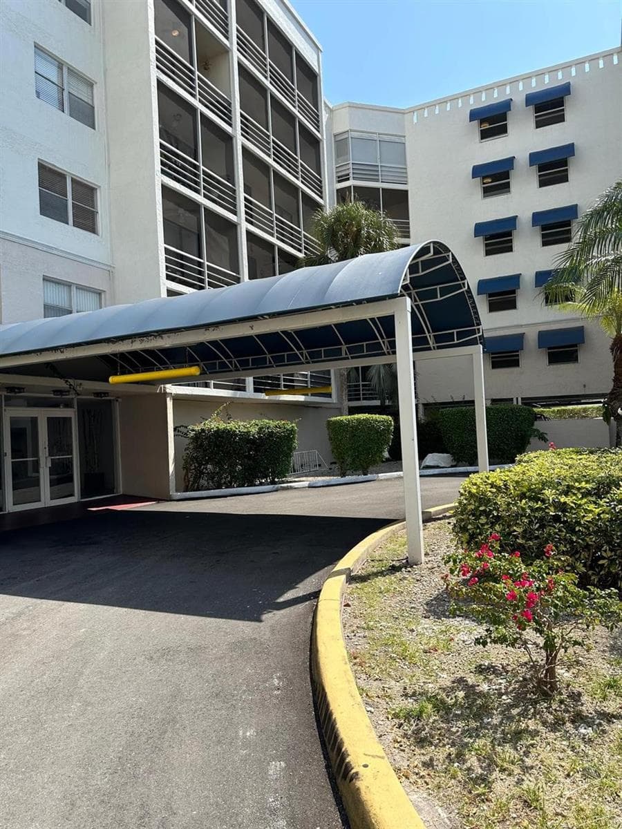 2821 NE N Miami Beach Boulevard # 3M, North Miami Beach, FL 33160 photo 7