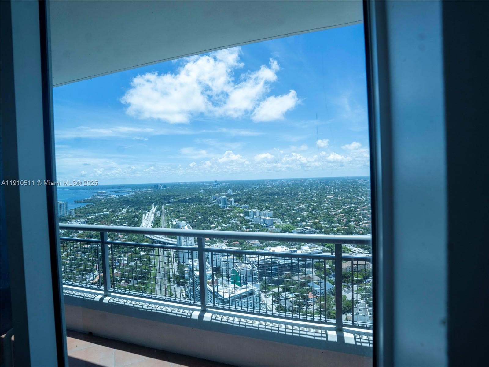 60 SW 13th St # 4805, Miami, FL 33130 photo 7