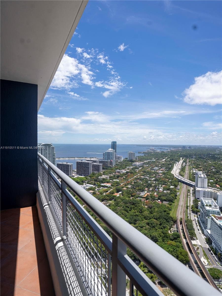 60 SW 13th St # 4805, Miami, FL 33130 photo 8