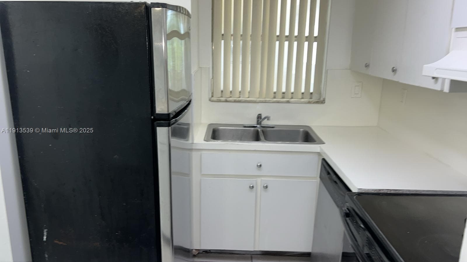 8860 Fontainebleau Blvd # 403, Miami, FL 33172 photo 12