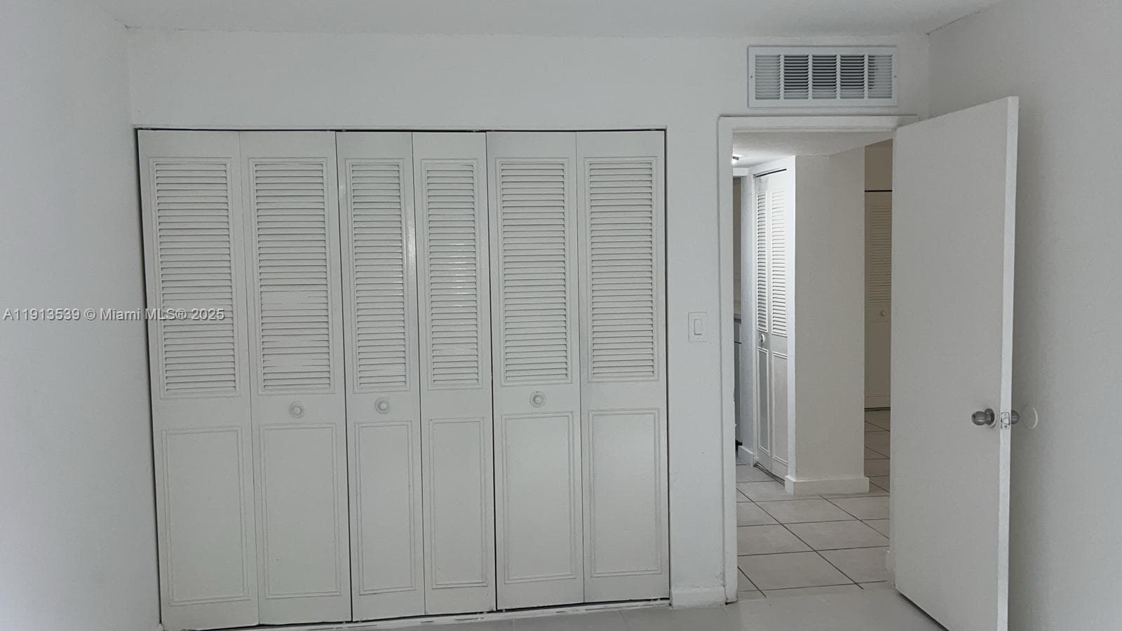 8860 Fontainebleau Blvd # 403, Miami, FL 33172 photo 7