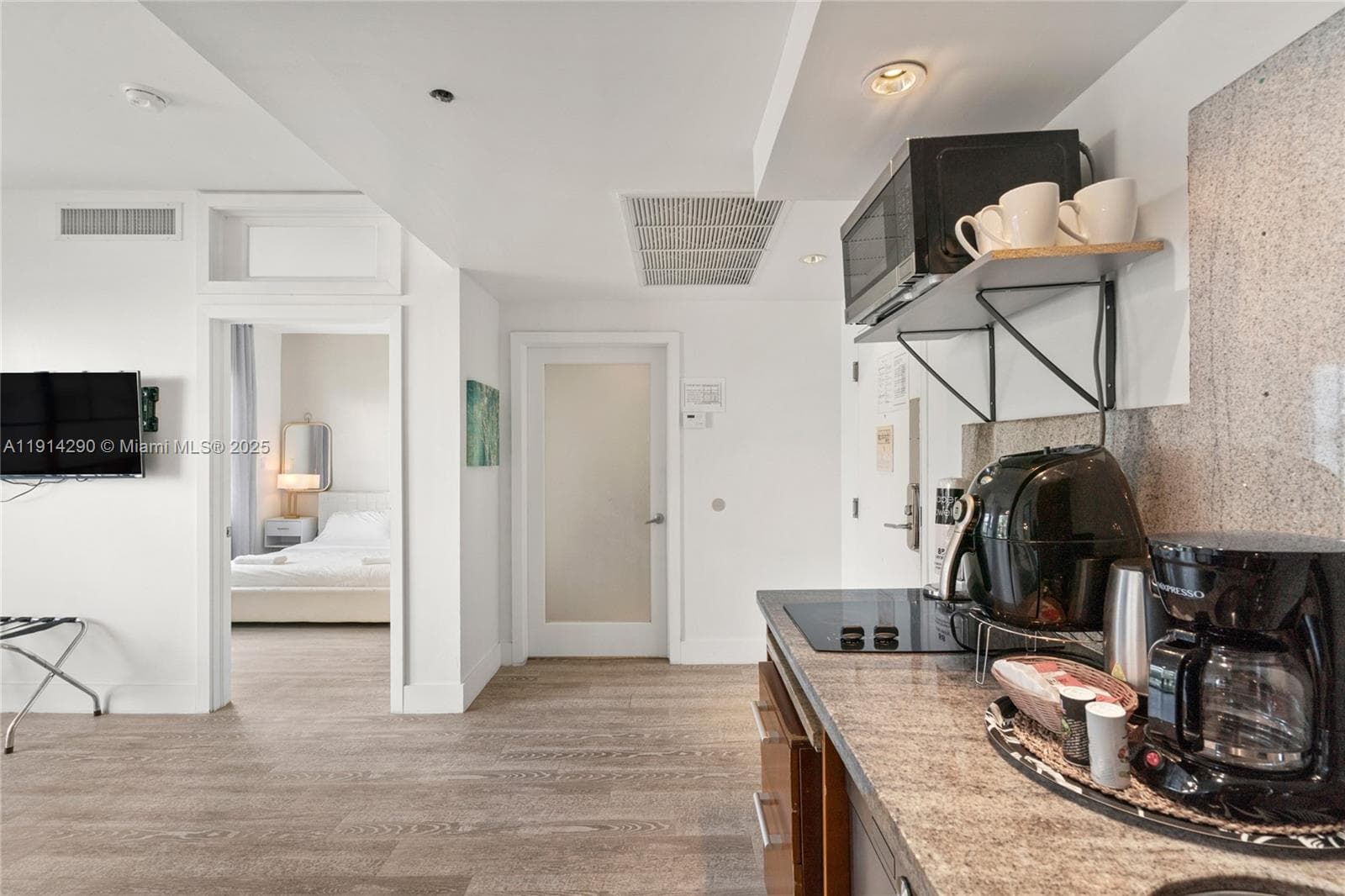 1060 Ocean Dr # D307, Miami Beach, FL 33139 photo 6