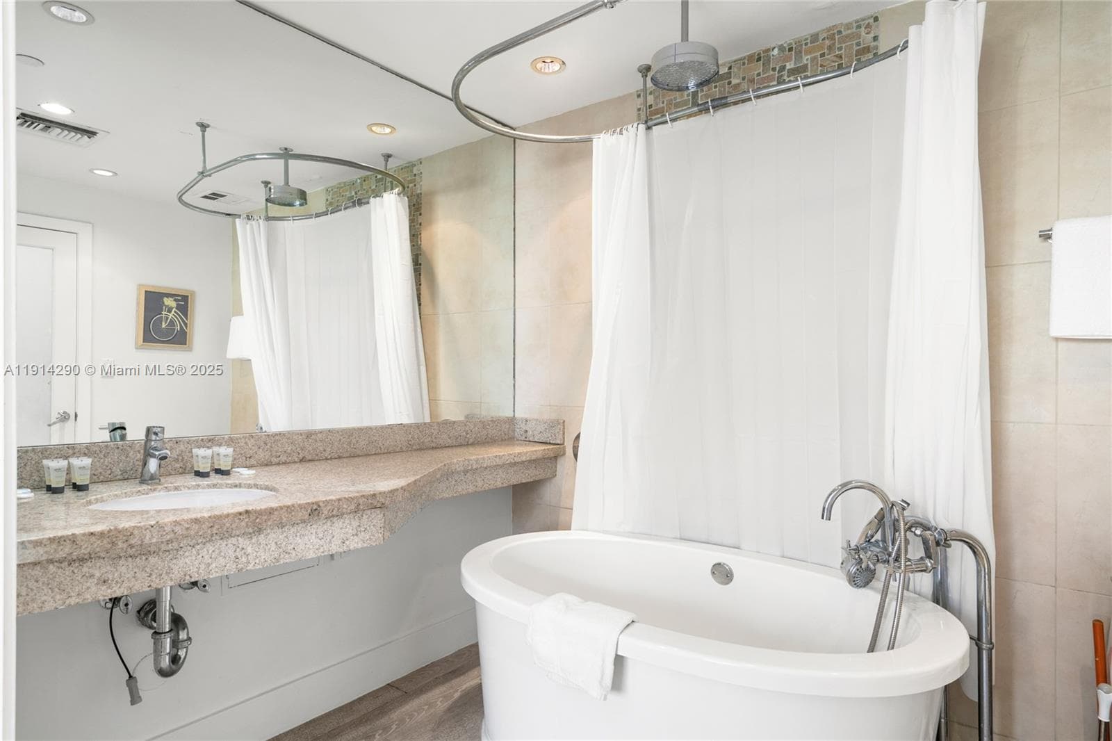1060 Ocean Dr # D307, Miami Beach, FL 33139 photo 11