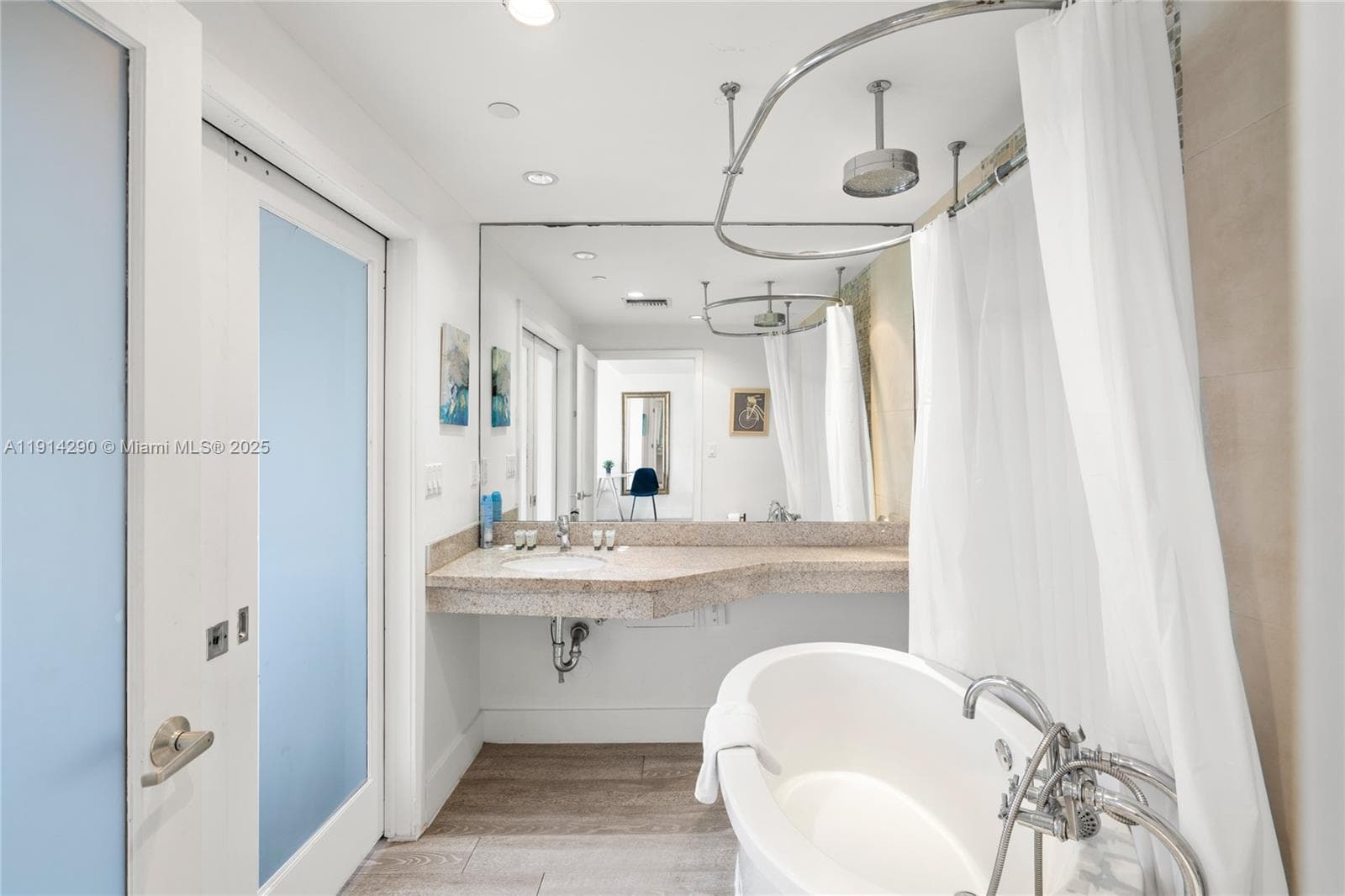1060 Ocean Dr # D307, Miami Beach, FL 33139 photo 8