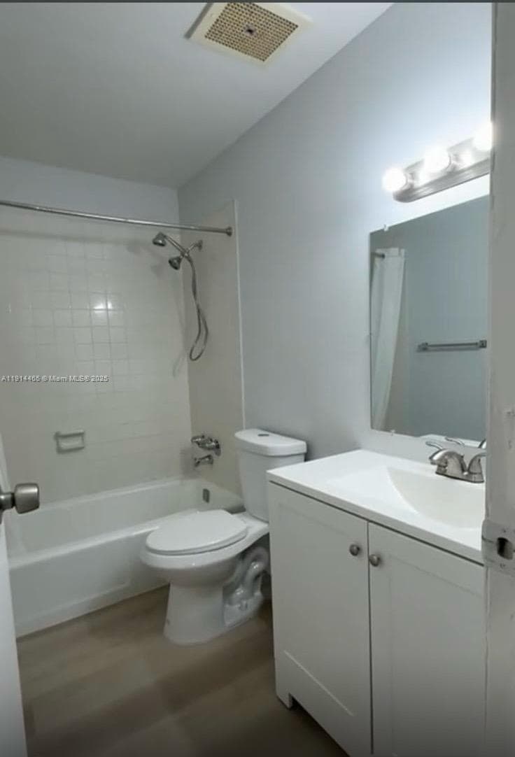 17901 NW 68 Ave # T-205, Hialeah, FL 33015 photo 12