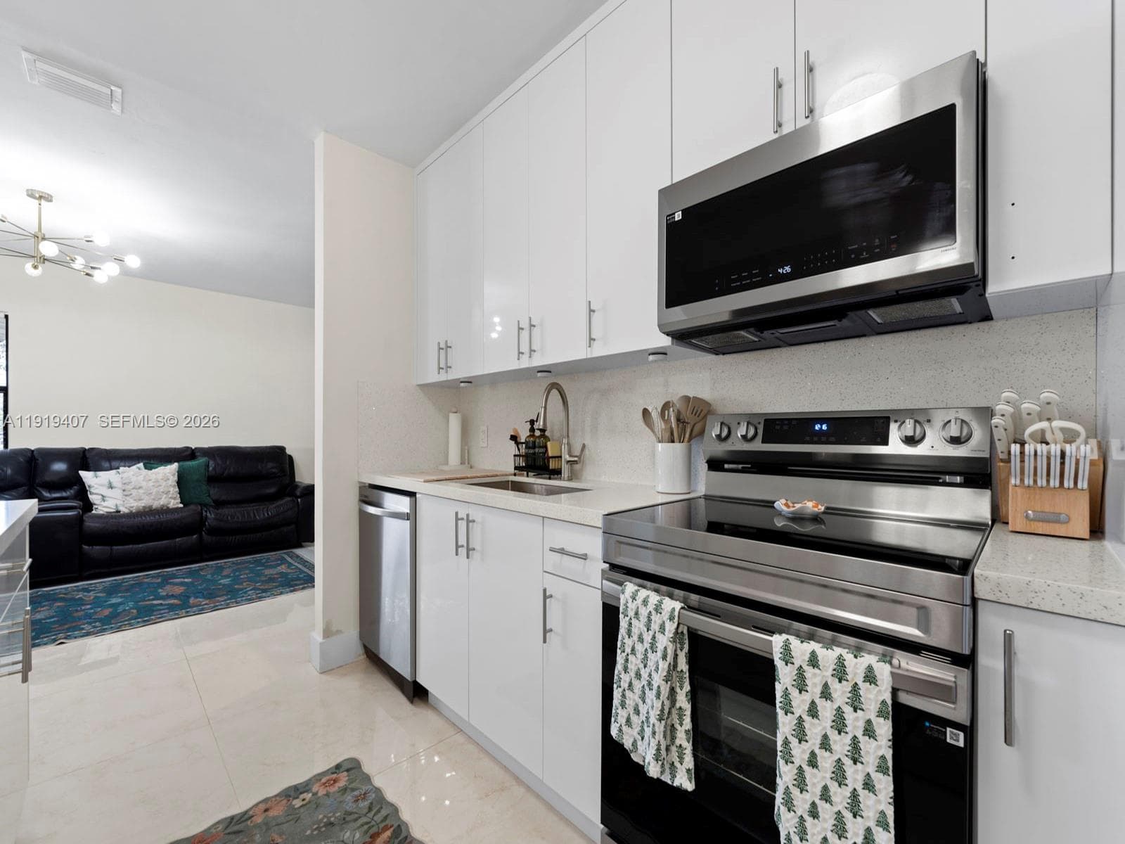 1562 NW 8th Ave, Homestead, FL 33030 photo 9