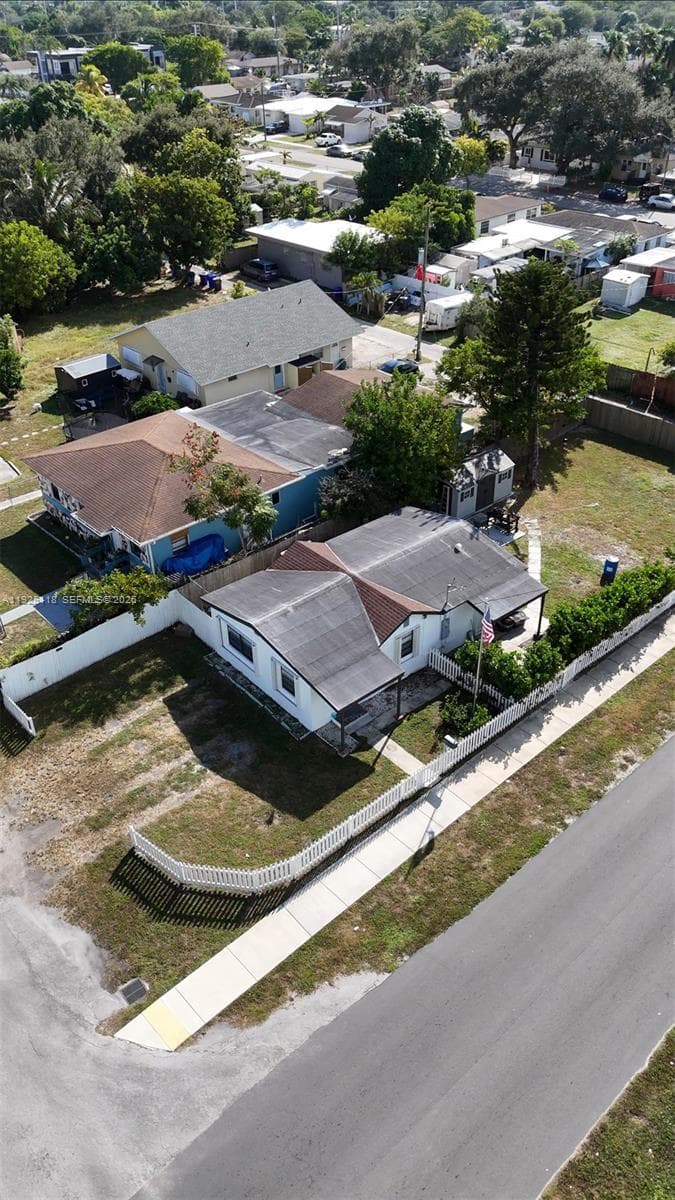2444 Roosevelt St, Hollywood, FL 33020 photo 12
