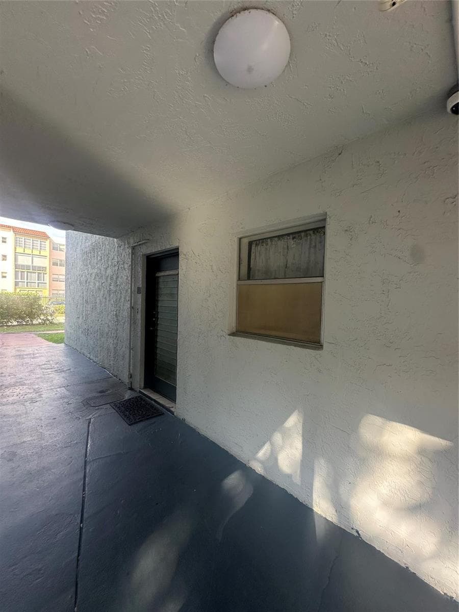 2800 Somerset Drive # J107, Lauderdale Lakes, FL 33311 photo 3