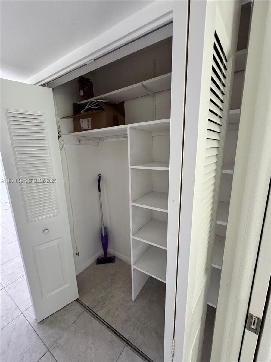 18 Hastings B # 18, West Palm Beach, FL 33417 photo 9