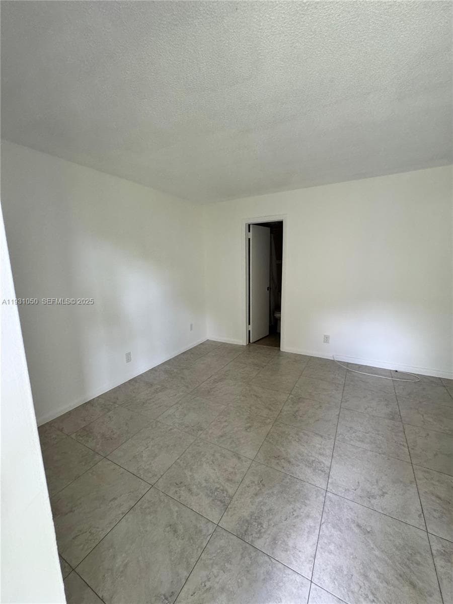 18 Hastings B # 18, West Palm Beach, FL 33417 photo 11