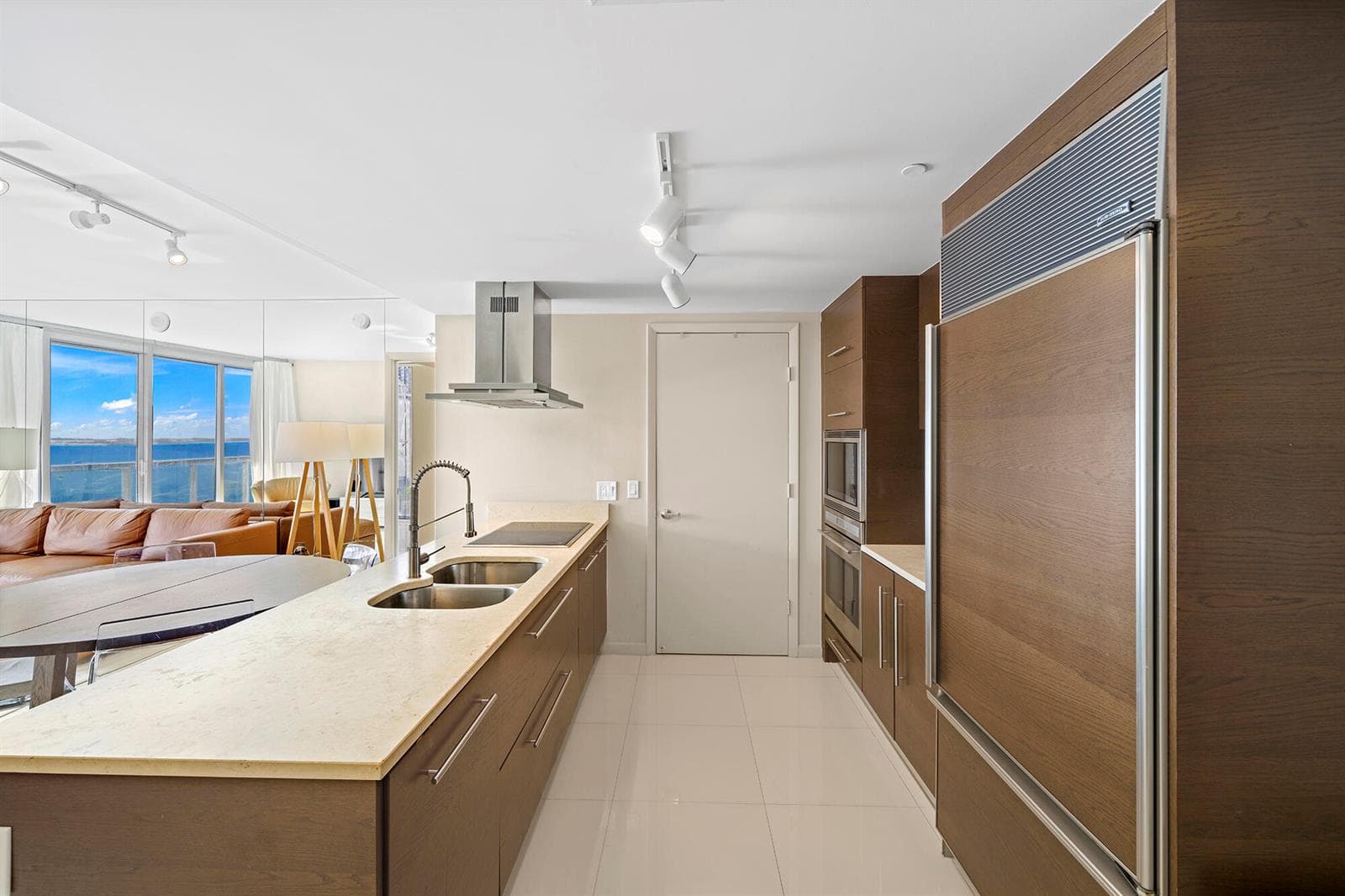 495 Brickell Avenue # 911, Miami, FL 33131 photo 2