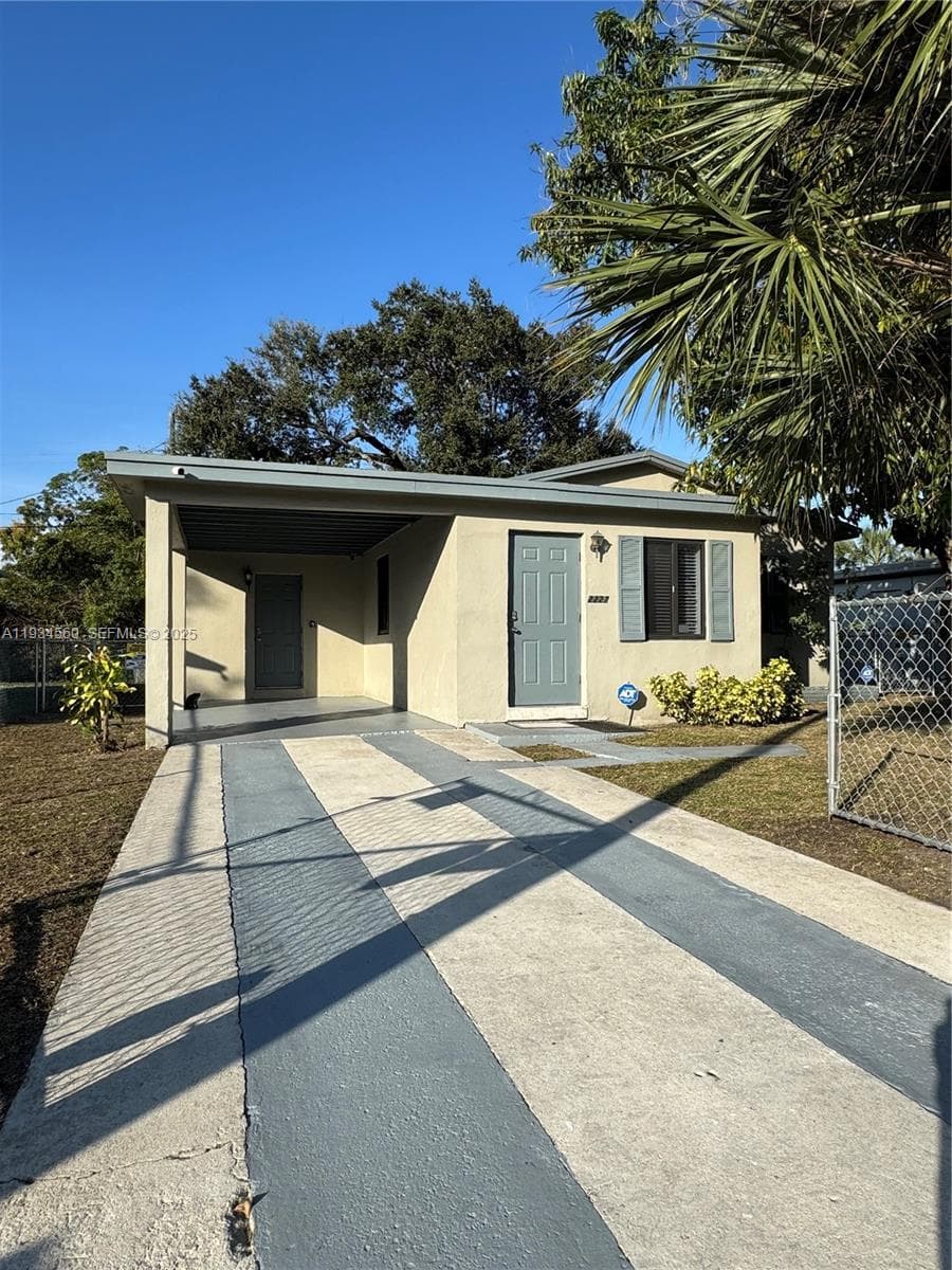 2227 NW 9th Ct, Fort Lauderdale, FL 33311 photo 2