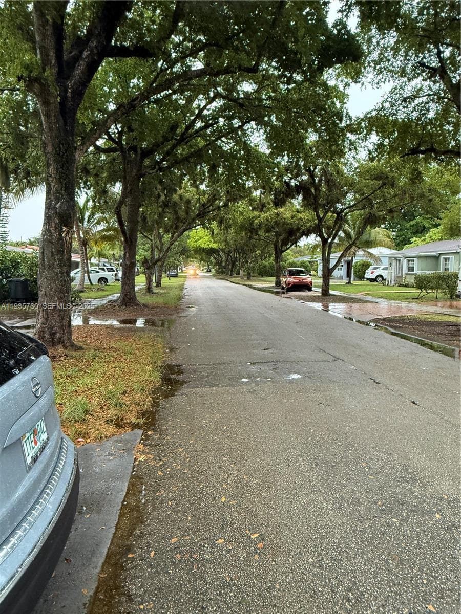 1031 NE 142nd St, North Miami, FL 33161 photo 6
