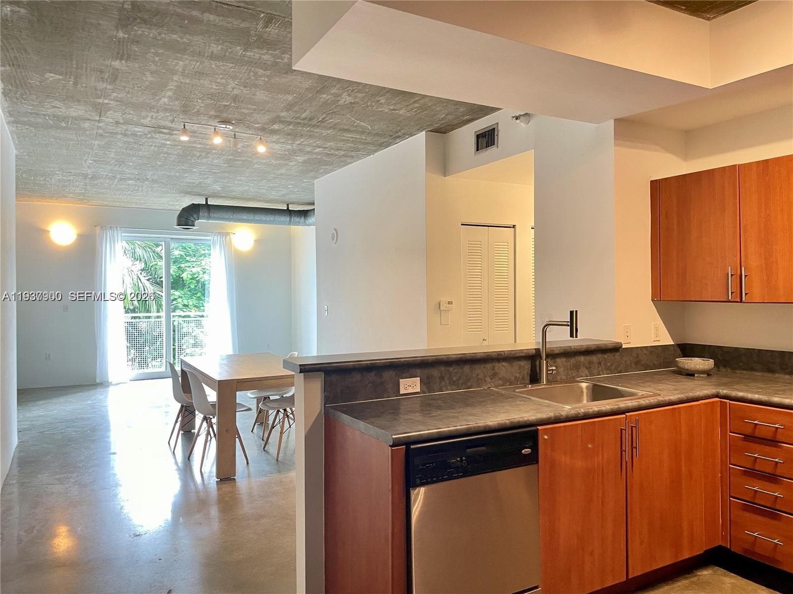 455 NE 25th St # 407, Miami, FL 33137 photo 9