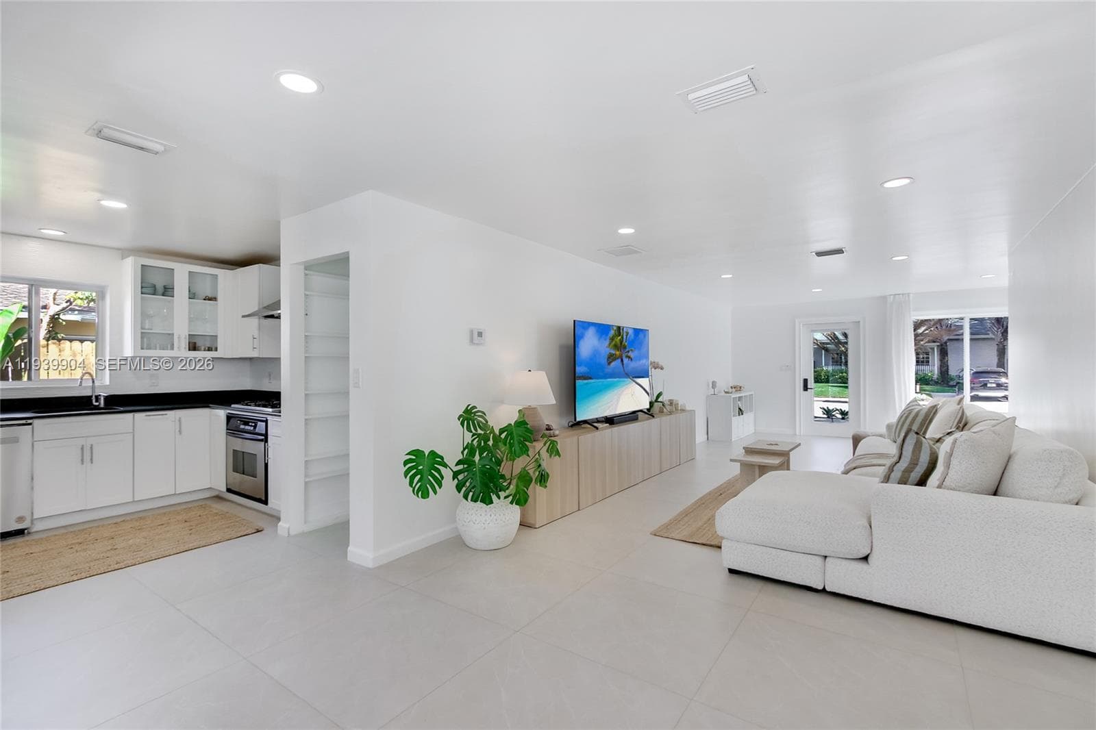 617 SW 5th Ave, Fort Lauderdale, FL 33315 photo 3