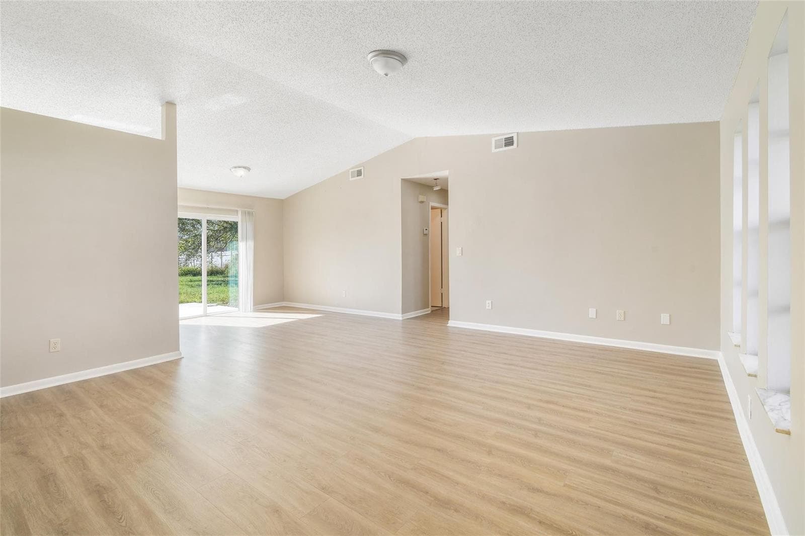 516 SW Buswell Avenue, Port St. Lucie, FL 34983 photo 6