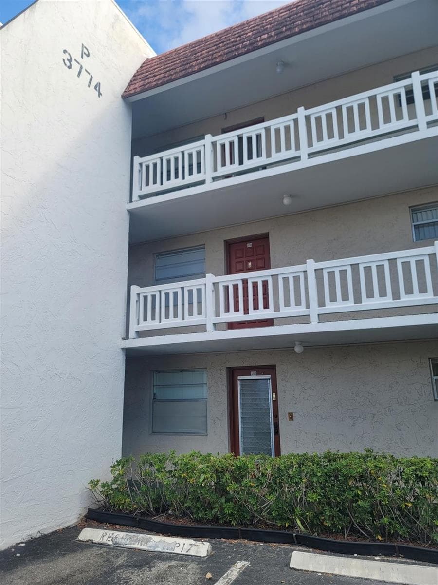 3774 Inverrary Boulevard # P202, Lauderhill, FL 33319 photo 10