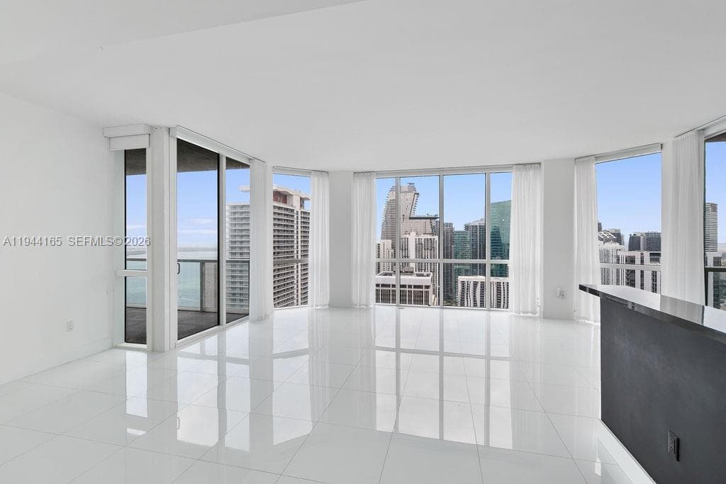 253 NE 2nd St # 4608, Miami, FL 33132 photo 10