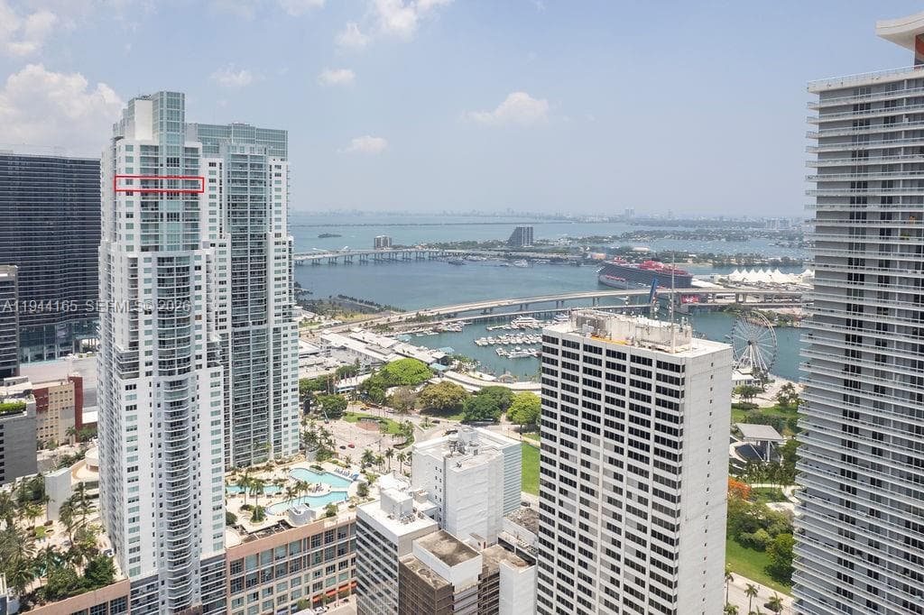 253 NE 2nd St # 4608, Miami, FL 33132 photo 8