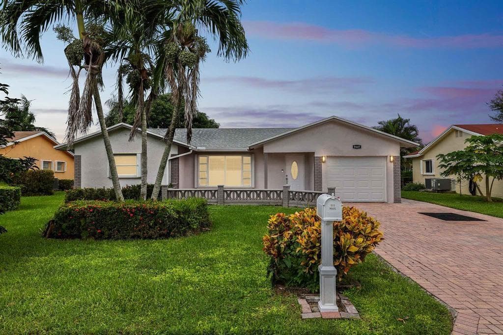 9407 NW 70th Place, Tamarac, FL 33321 photo 2