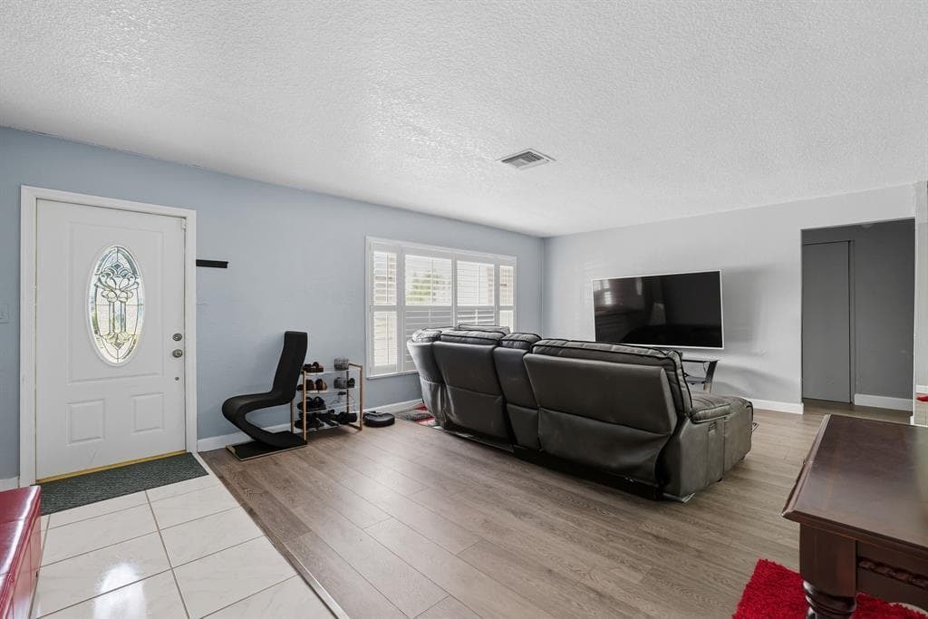 9407 NW 70th Place, Tamarac, FL 33321 photo 6