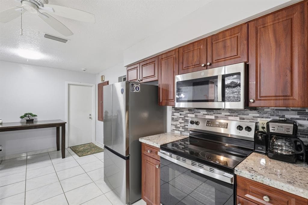 9407 NW 70th Place, Tamarac, FL 33321 photo 9