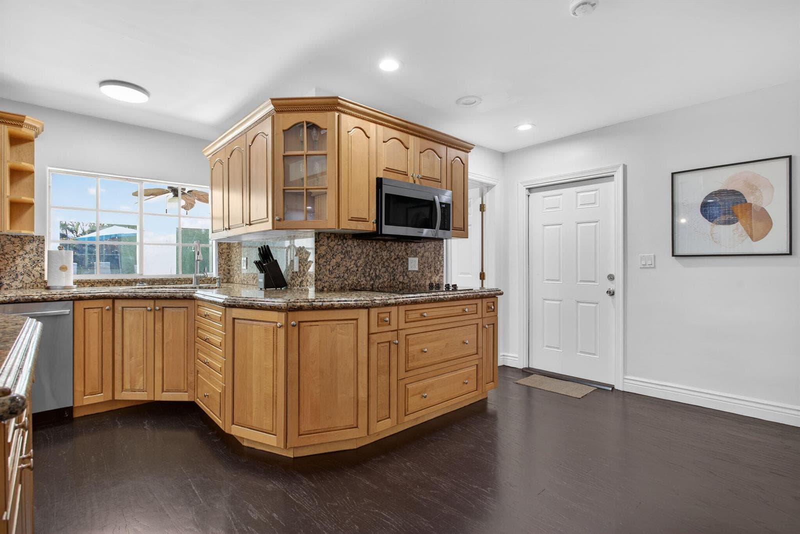 736 NE 34th Court, Oakland Park, FL 33334 photo 13