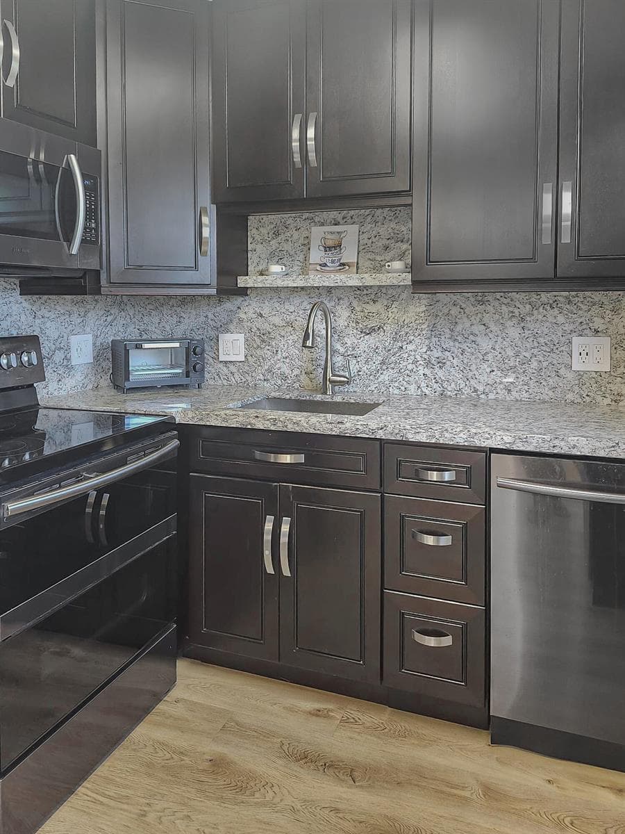 301 Farnham M # 301, Deerfield Beach, FL 33442 photo 8
