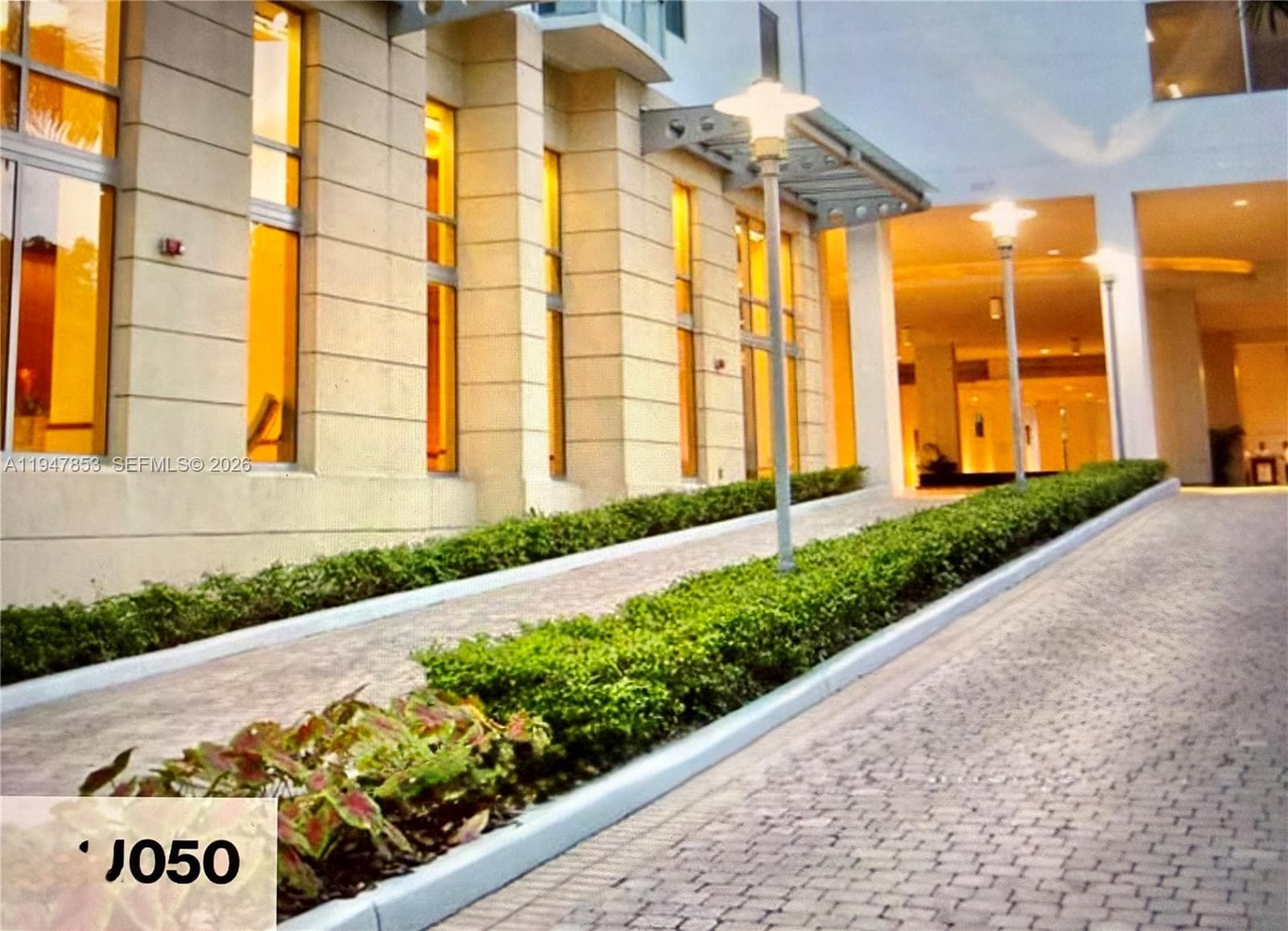 1050 Brickell Ave # 1816, Miami, FL 33131 photo 12