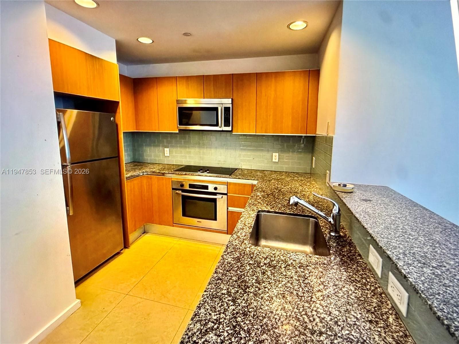 1050 Brickell Ave # 1816, Miami, FL 33131 photo 8
