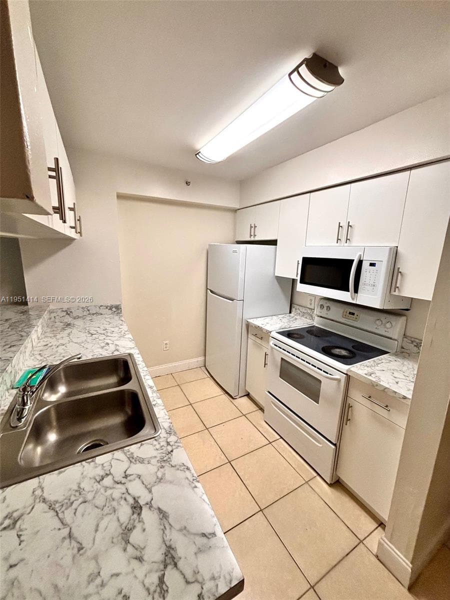 450 S Park Rd # 5-104, Hollywood, FL 33021 photo 6