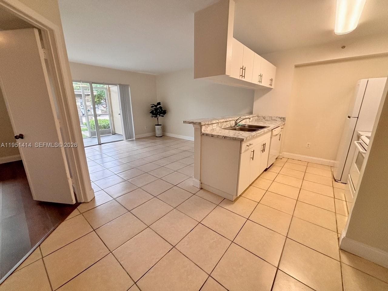 450 S Park Rd # 5-104, Hollywood, FL 33021 photo 7