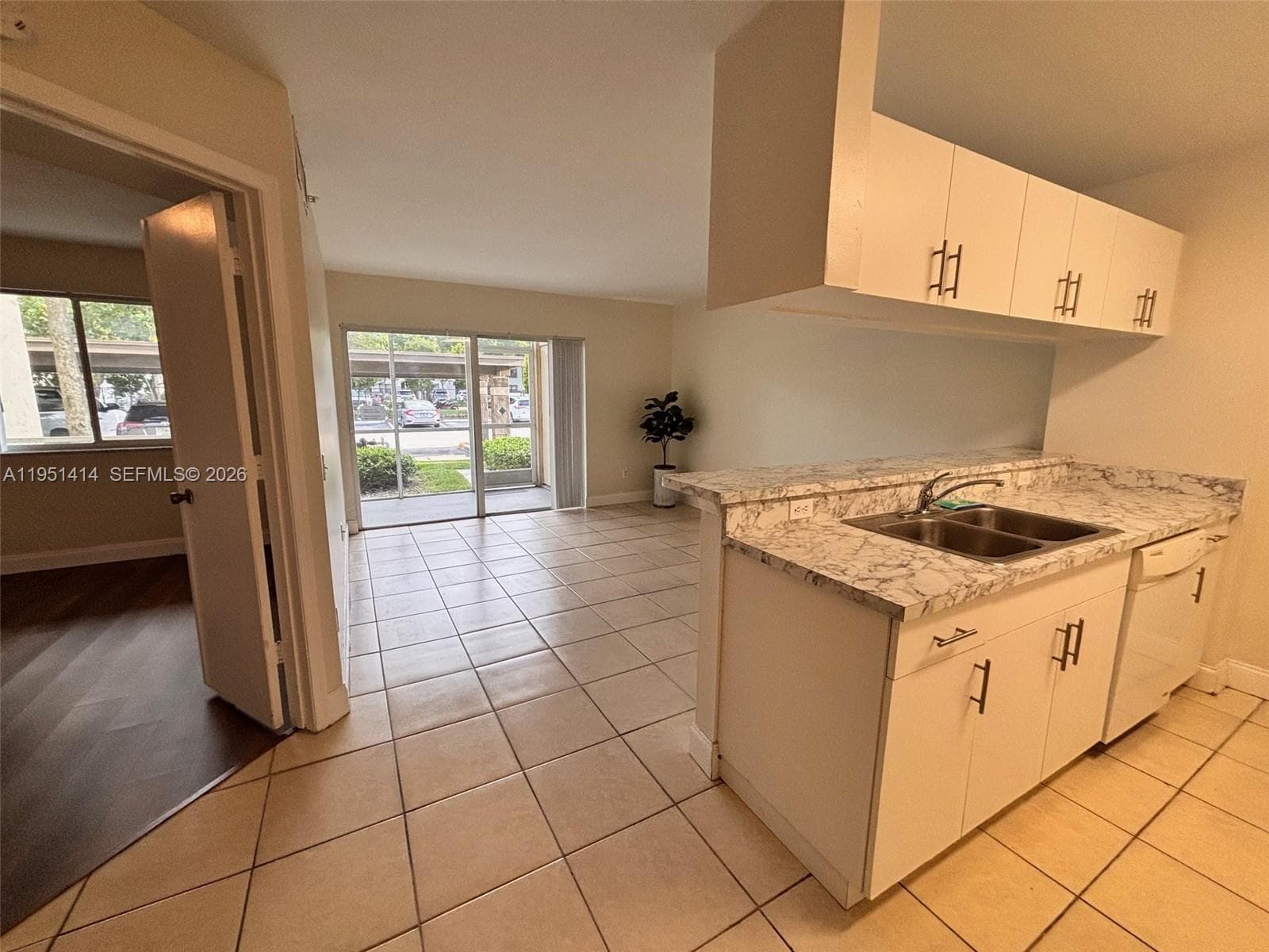450 S Park Rd # 5-104, Hollywood, FL 33021 photo 8