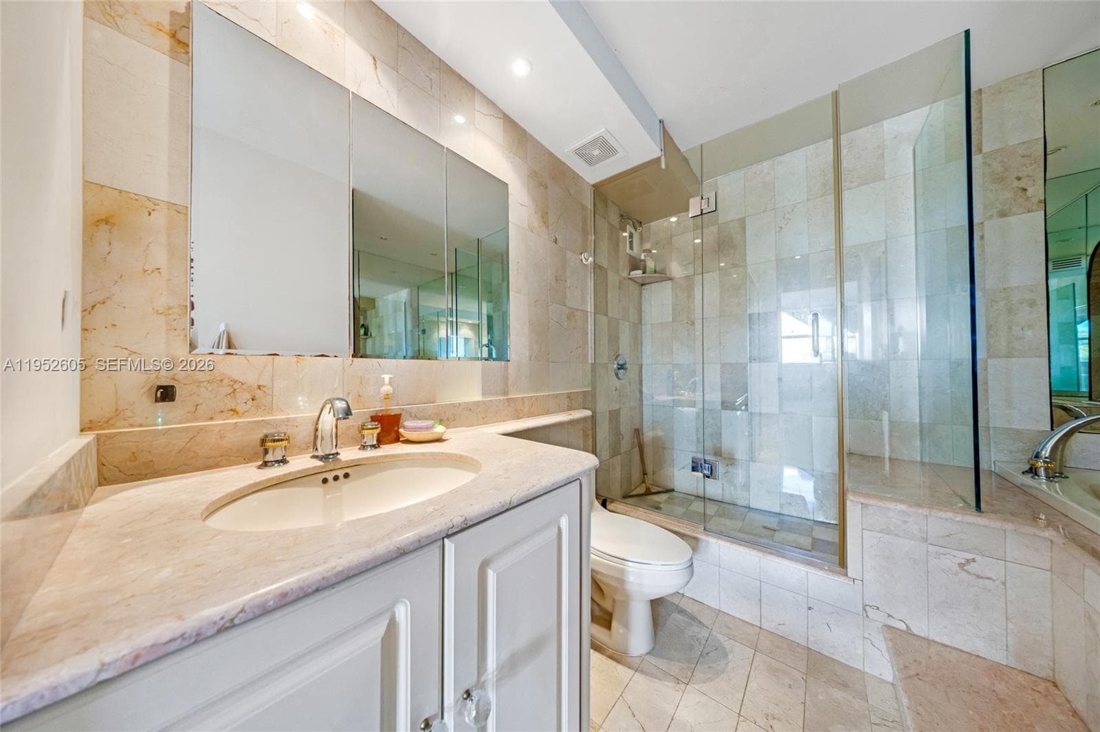 465 Ocean Dr # 419, Miami Beach, FL 33139 photo 13