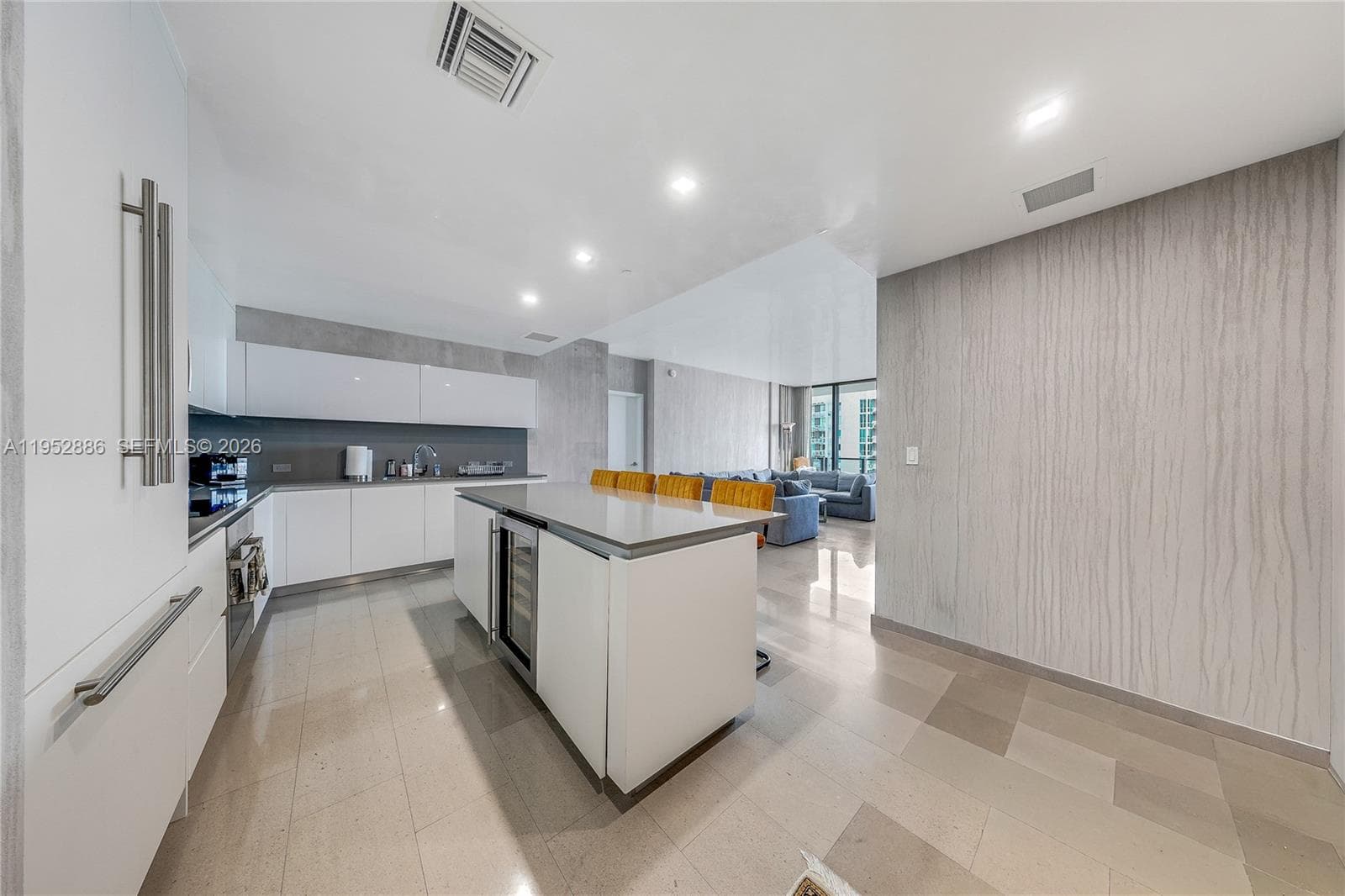 68 SE 6th St # 3309, Miami, FL 33131 photo 7