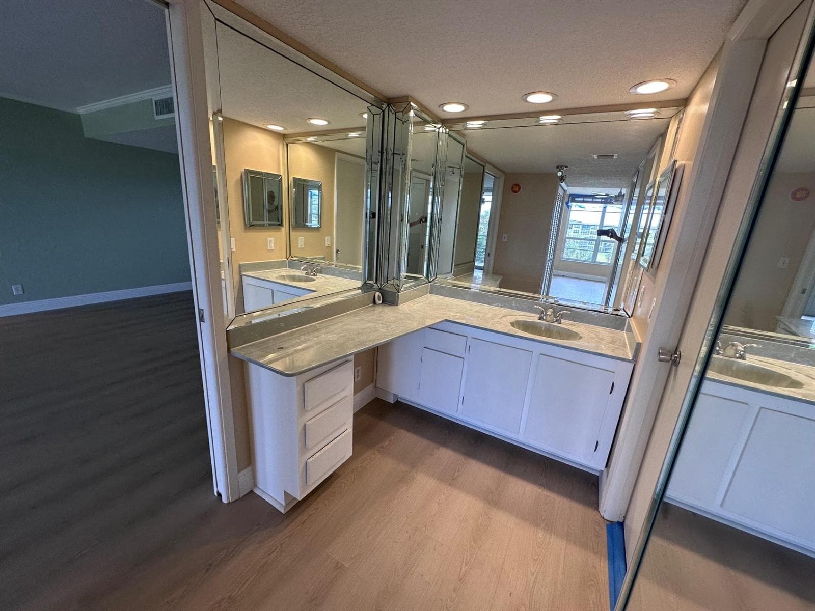 3850 Oaks Clubhouse Drive # 403, Pompano Beach, FL 33069 photo 9
