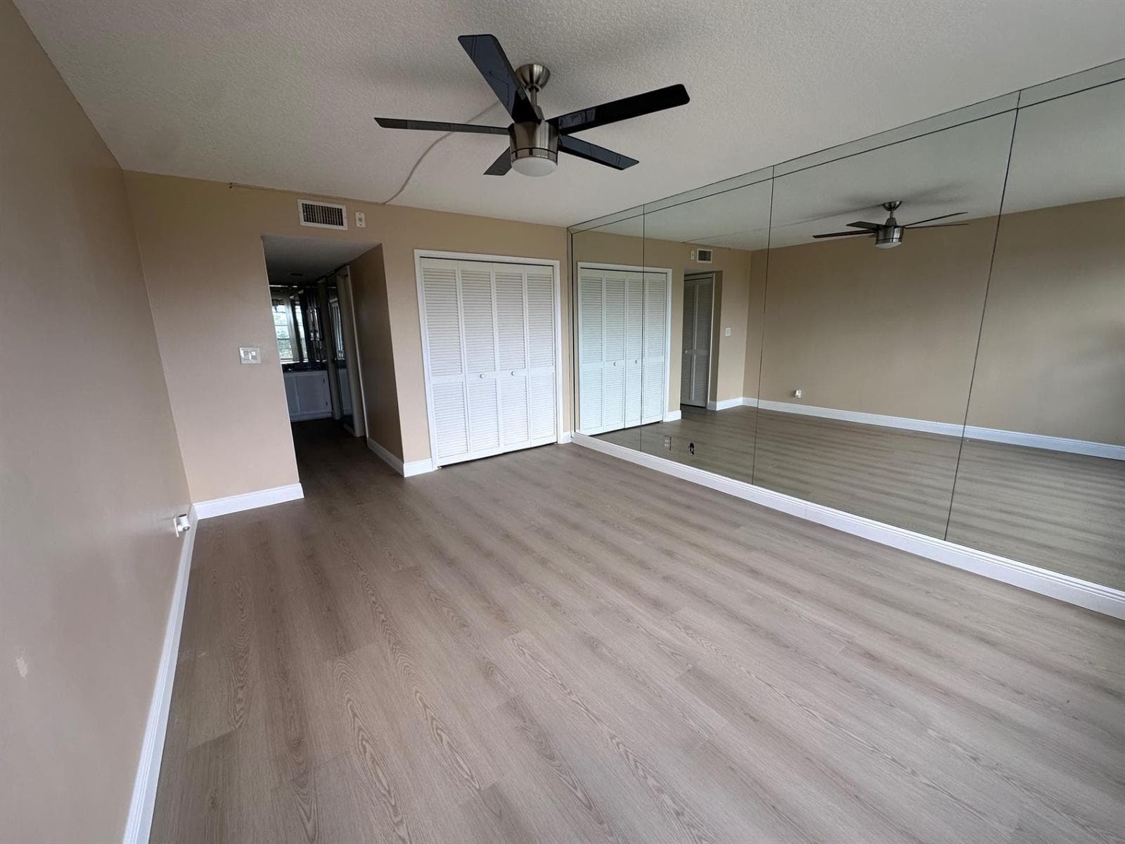 3850 Oaks Clubhouse Drive # 403, Pompano Beach, FL 33069 photo 8